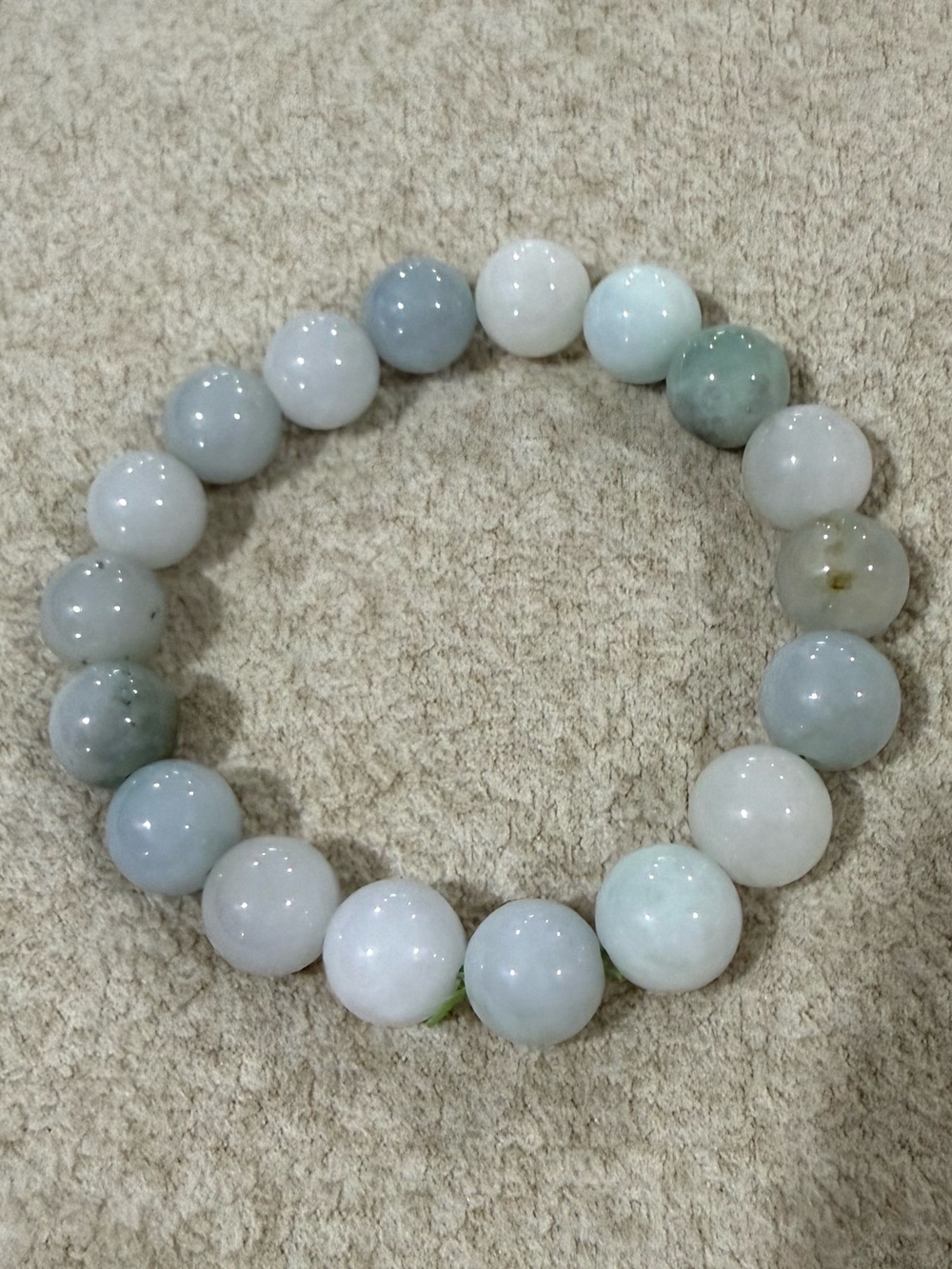 Elegant Multi-Tone Jade Bead Stretch Bracelet